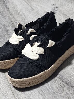 NWT TOMS Carolina Lace-up Platform Espadrille Black Beachside Sneakers Size 6.5